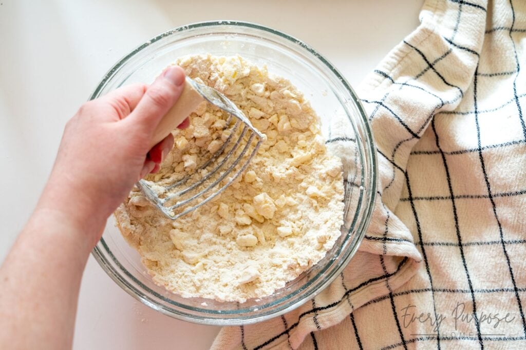 cutting in butter for an all butter sourdough pie crust