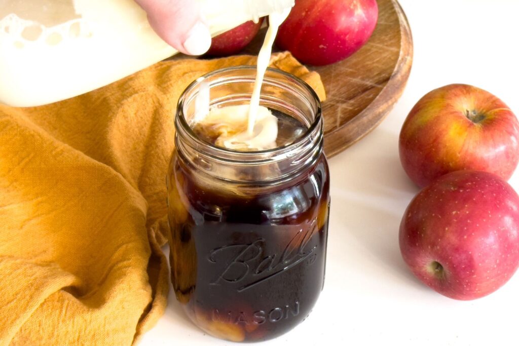 iced apple crisp macchiato