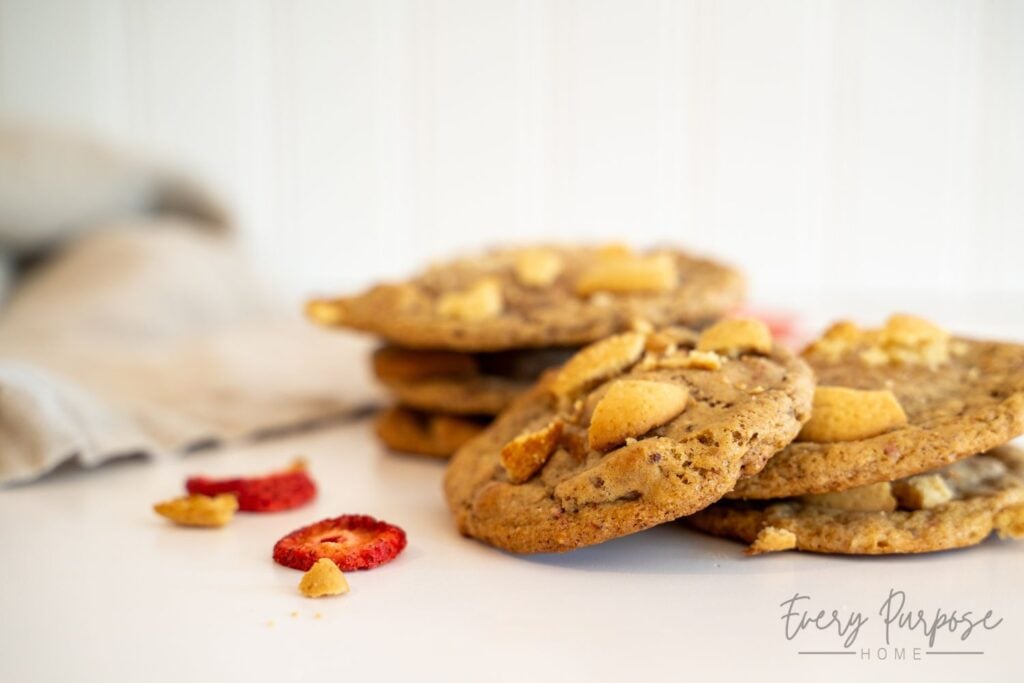 strawberry cheesecake cookies