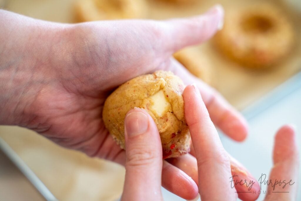 strawberry cheesecake sourdough cookies
