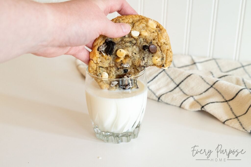 cookies and cream cookies and milk